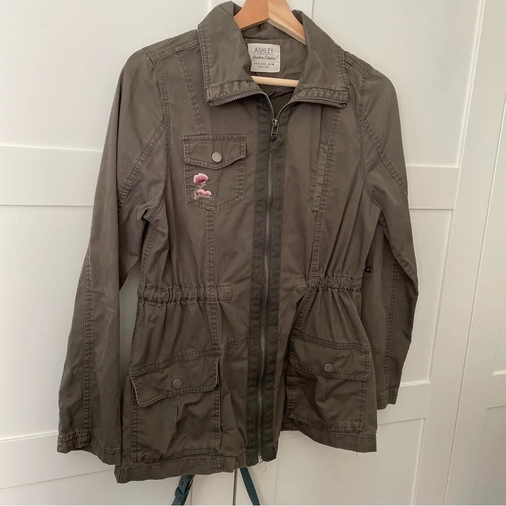 Army Green Jacket W/ Pink Flower Embroidery Small Boho Grunge 90’s Y2K